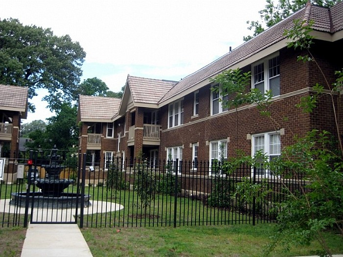 137 N Belvedere Blvd